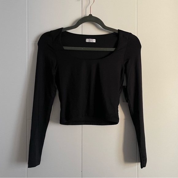 3/$45 Ardene Contour Crop Scoopneck Longsleeve - Picture 1 of 3